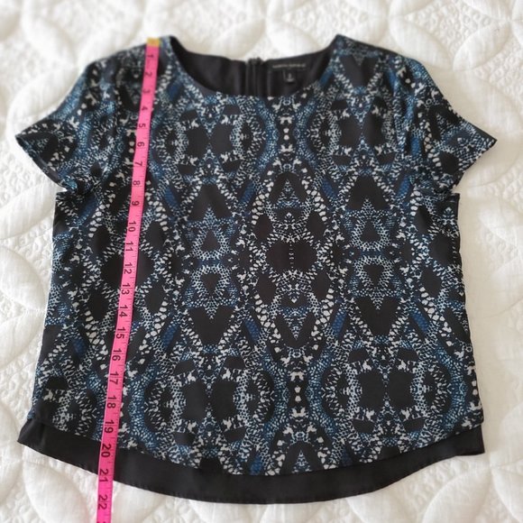 Banana Republic Short Sleeve Snake Print Top - Picture 5 of 7